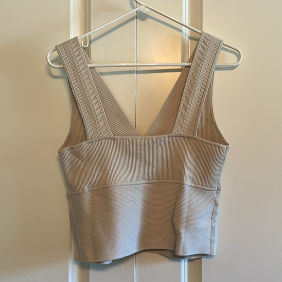 Banana Republic Factory Cropped Sweater Tank -- Size M - Picture 4 of 7